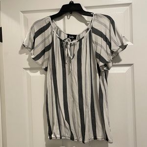 Stripped shirt with elastic bottom